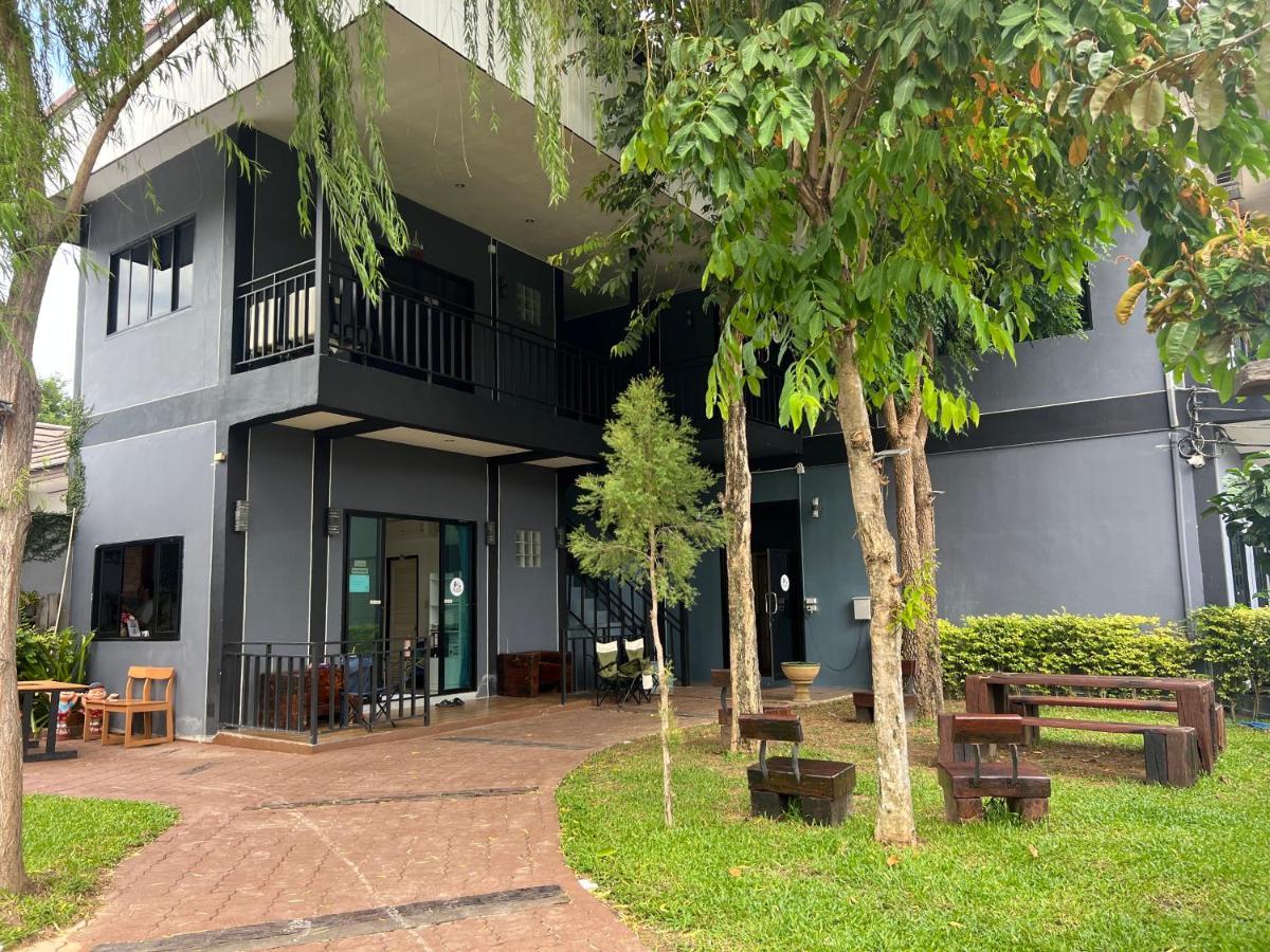 Kan Home Hotel Kanchanaburi Luaran gambar