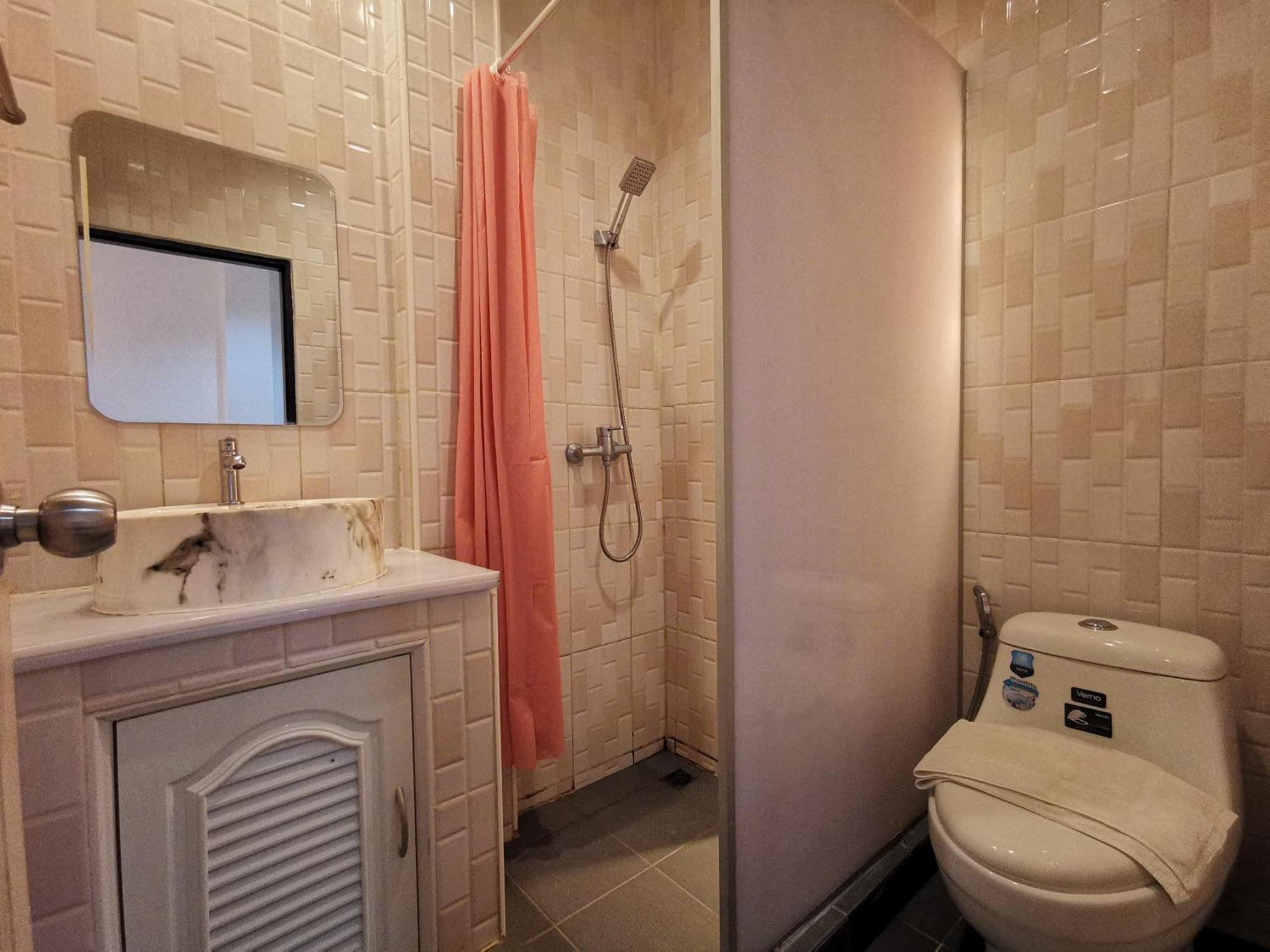 Kan Home Hotel Kanchanaburi Luaran gambar