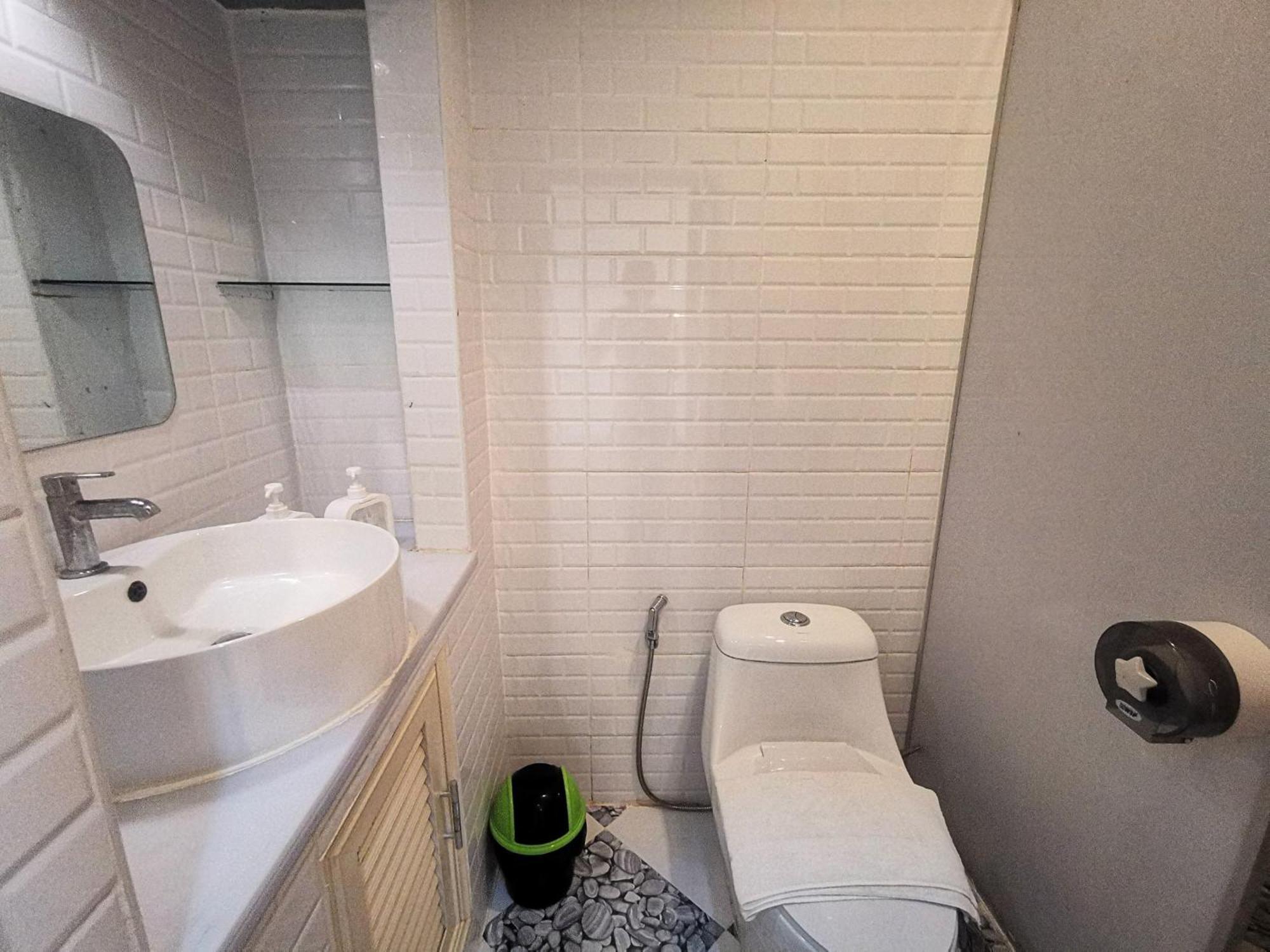 Kan Home Hotel Kanchanaburi Luaran gambar