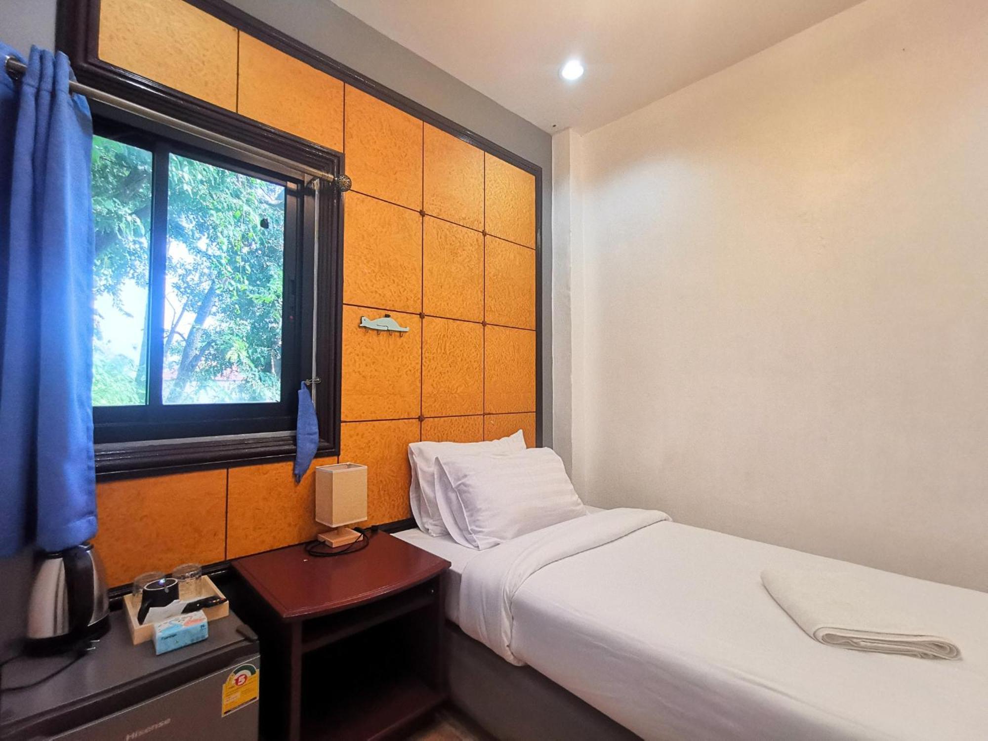 Kan Home Hotel Kanchanaburi Luaran gambar