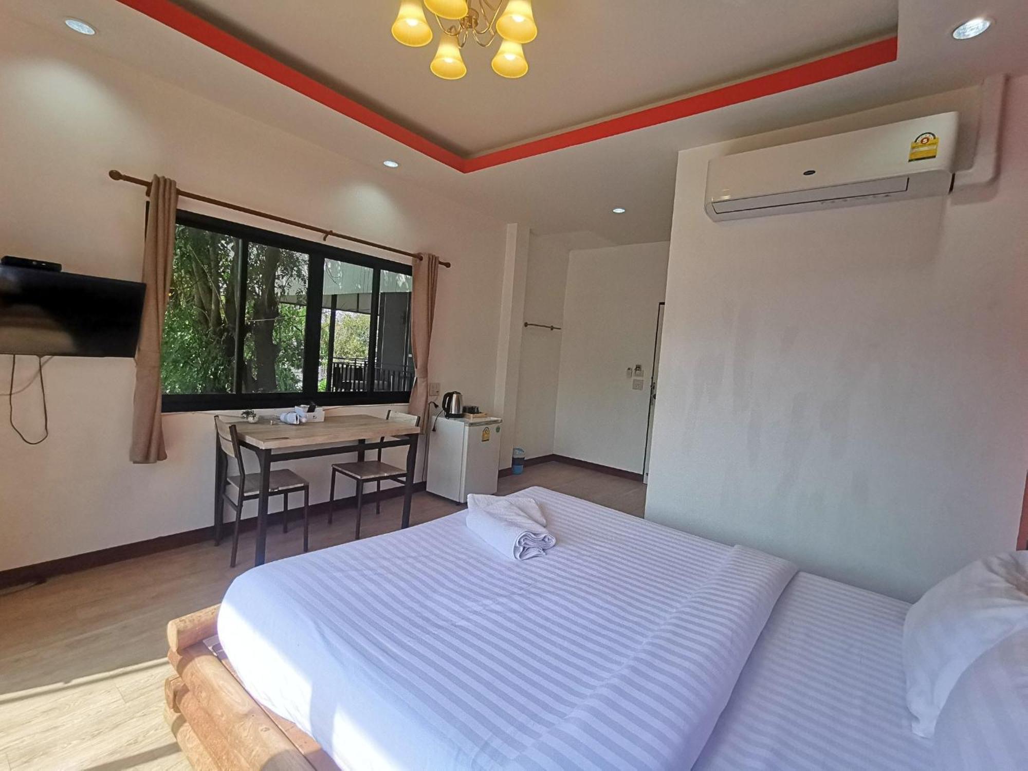 Kan Home Hotel Kanchanaburi Luaran gambar